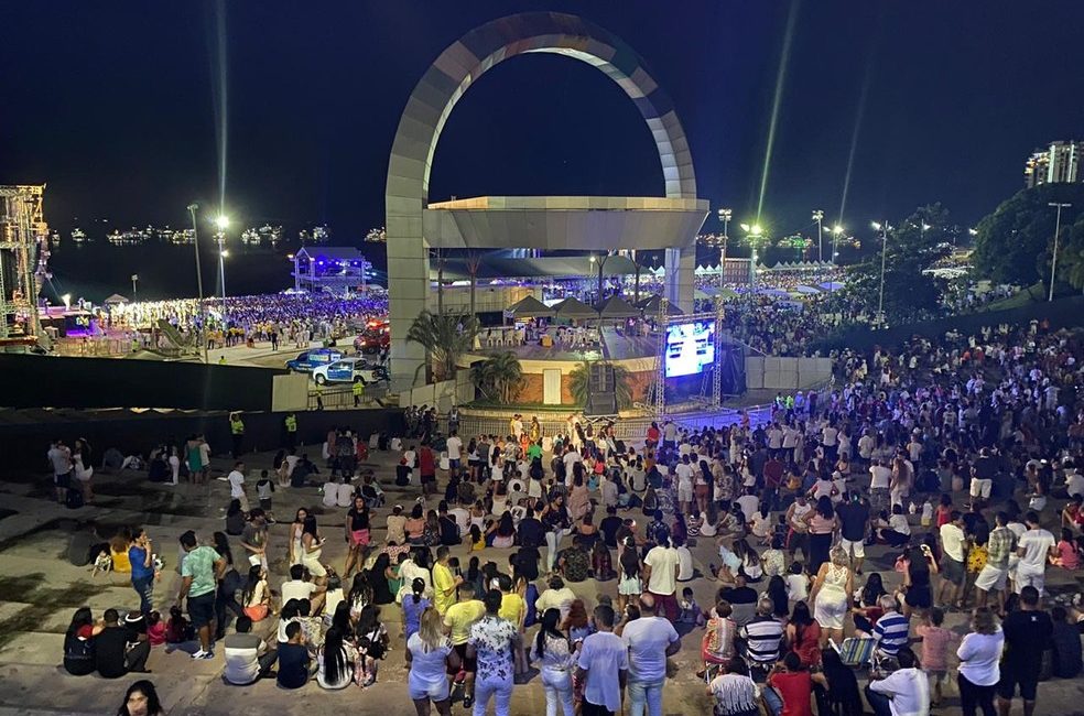 Anfiteatro da Ponta Negra, em Manaus, durante o Réveillon 2020. — Foto: Carolina Diniz/g1 AM