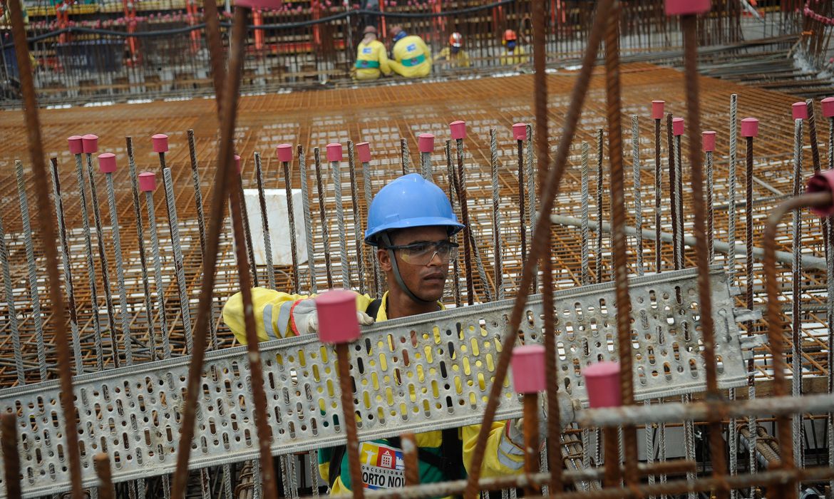 construcao_civil_obras_canteiro_de_obras_construcao_trabalhadores190220142536_0