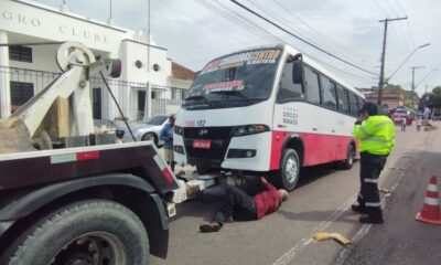 Veículo, que fazia o transporte executivo de passageiros, foi apreendido e levado ao pátio do órgão (Foto: Álisson Castro/IMMU)